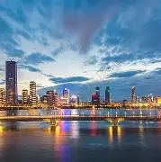 深圳男篮训练开放日，今夜伤情更新引欢呼，西甲在即，数据趋势出现新变化